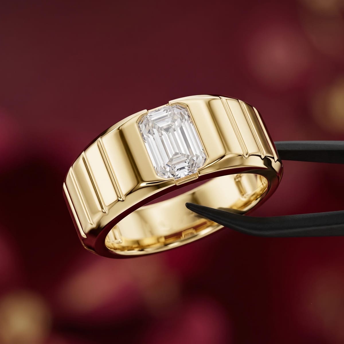 Men's emerald-cut diamond ring, 0.95 ct