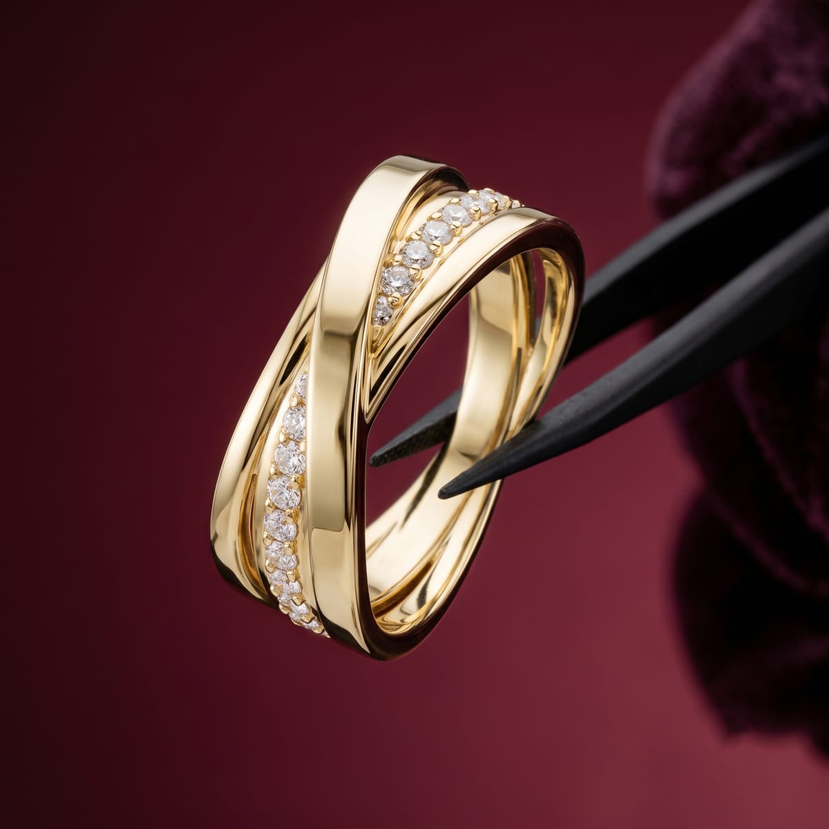 Men's crossover diamond ring
