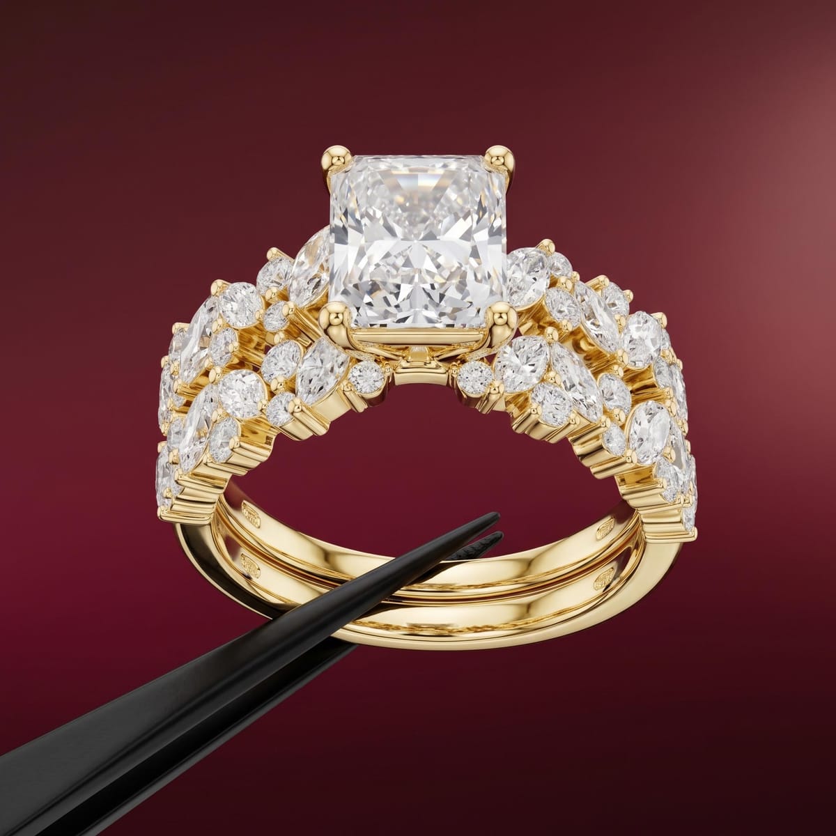 Radiant-cut bridal ring set in yellow gold from the Rani collection