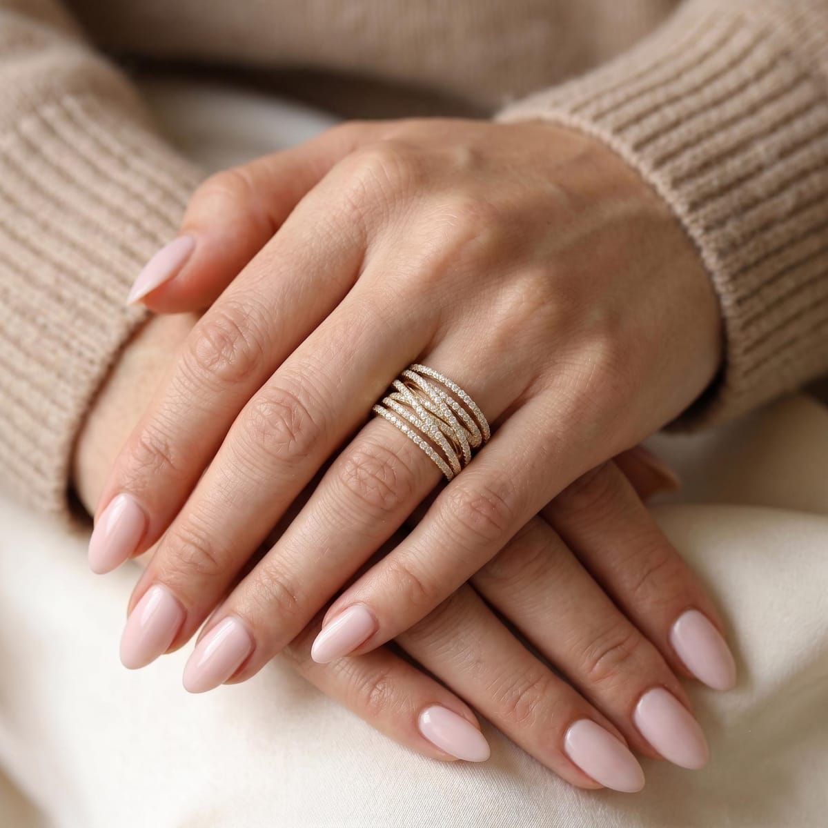 Multi-row criss cross diamond ring